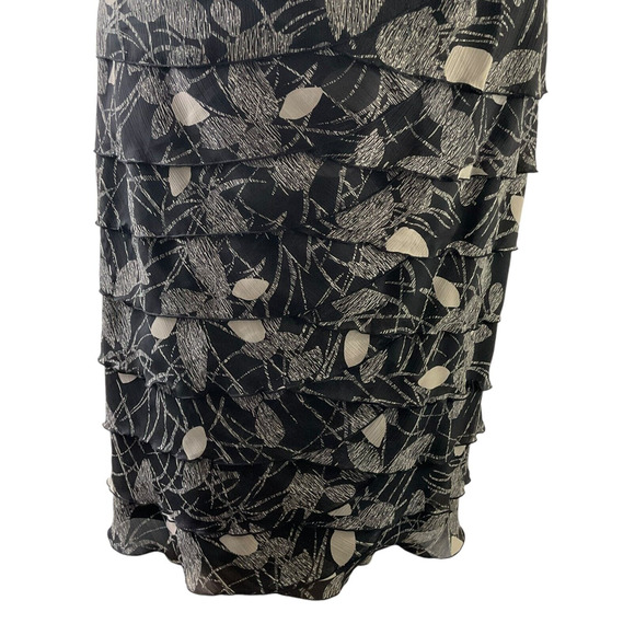Jones Wear‎ Dress 12 Black White Floral Tiered Ruffle Sleeveless Mid-Length - Picture 11 of 14